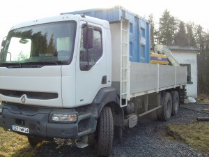 Approvisionnement de chantier par camion bras