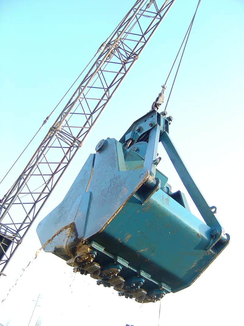 Grappin de havage suspendu à la grue